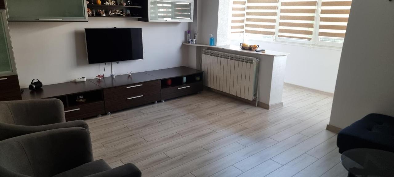 Ilona Apartament 3 Camere Ramnicu Valcea Exterior foto