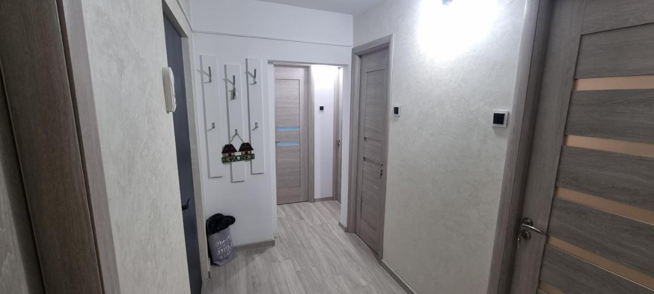 Ilona Apartament 3 Camere Ramnicu Valcea Exterior foto