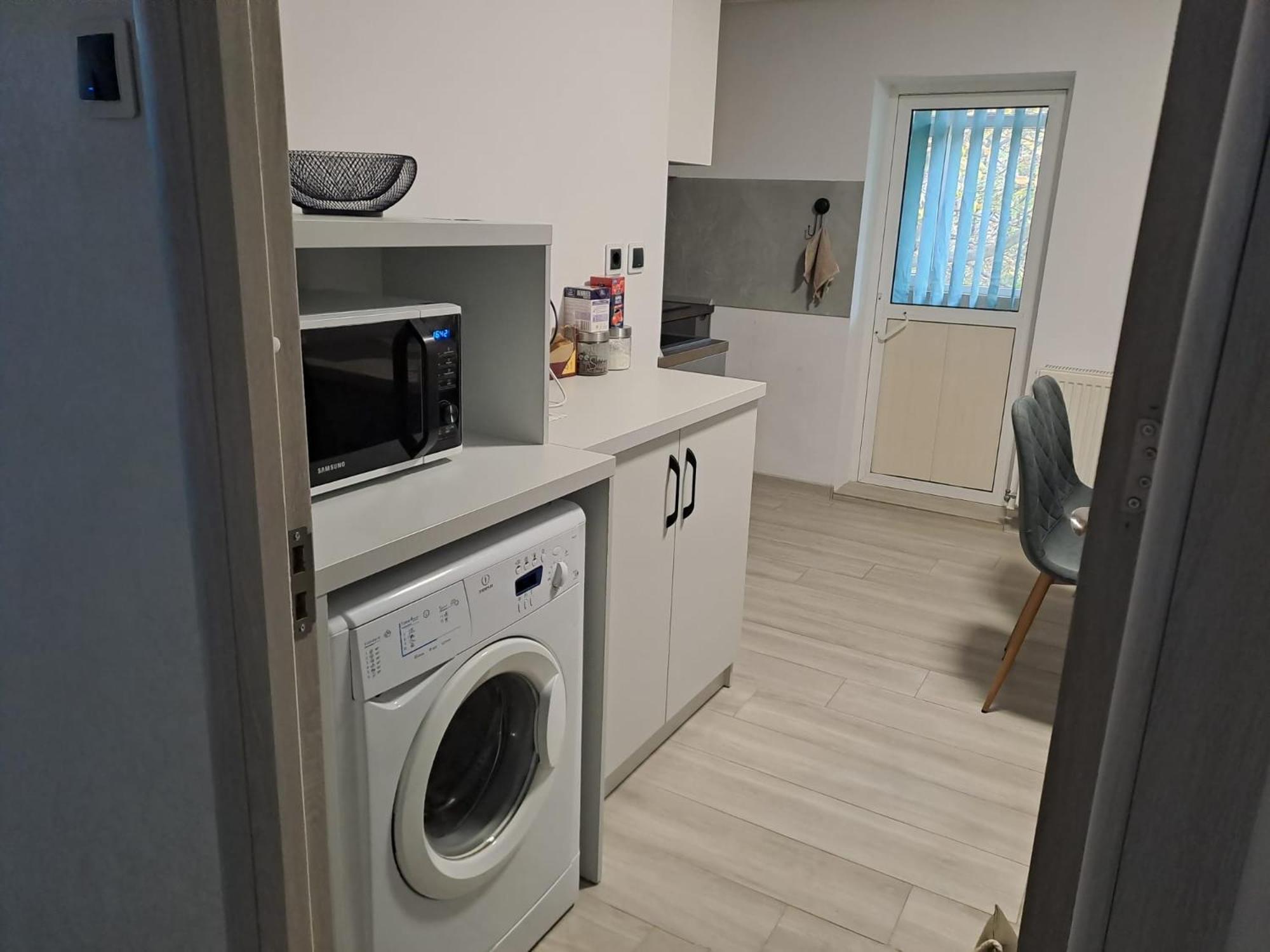 Ilona Apartament 3 Camere Ramnicu Valcea Exterior foto
