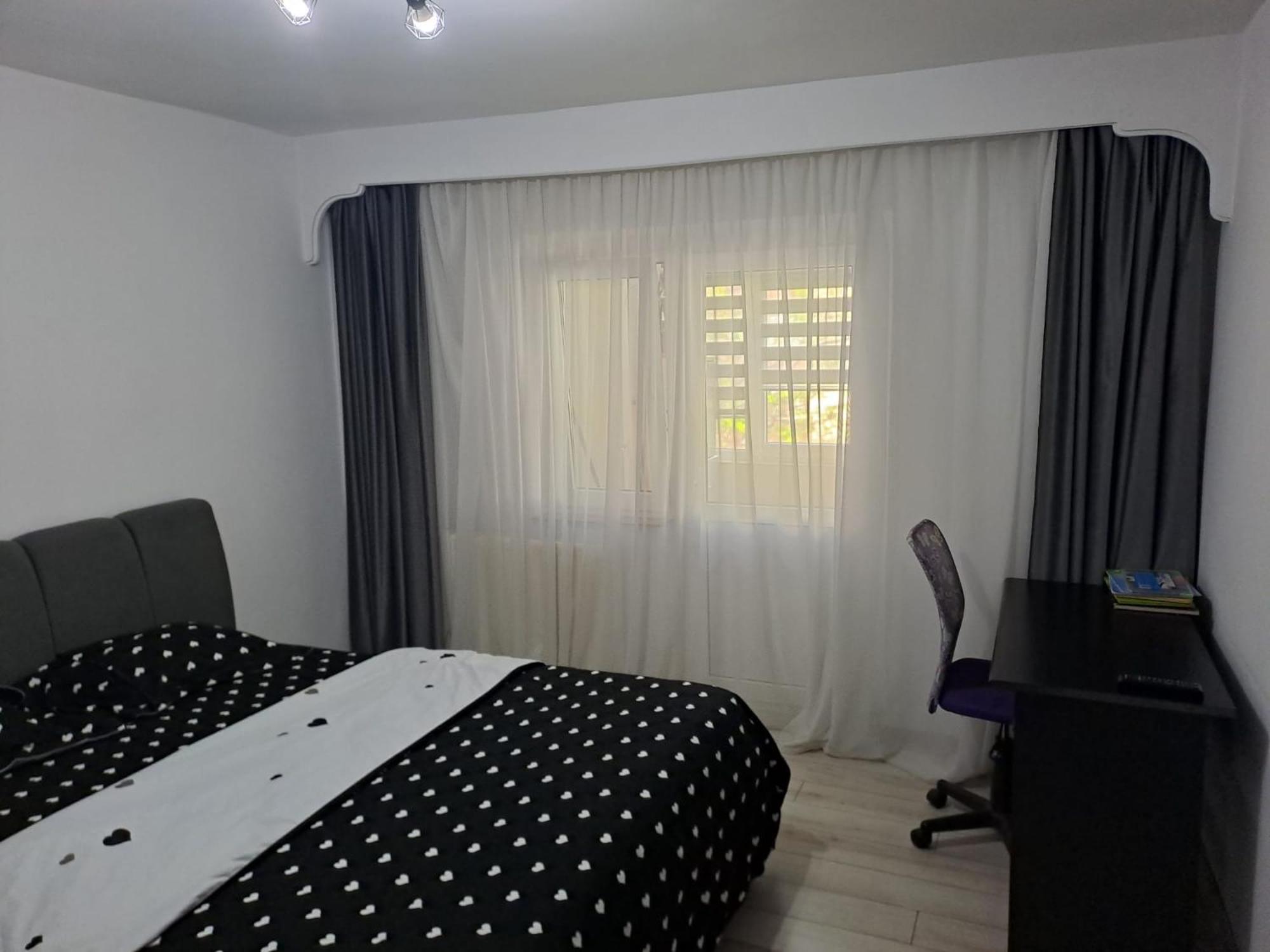 Ilona Apartament 3 Camere Ramnicu Valcea Exterior foto